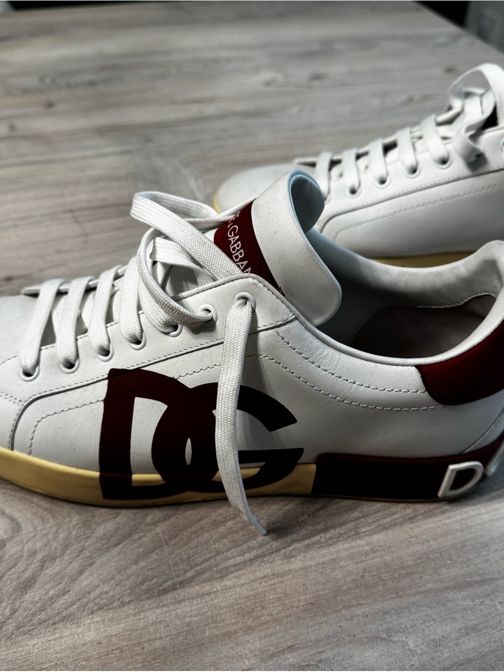 Dolce & Gabbana White Sneakers with Burgundy Logo - Picture 3 of 9